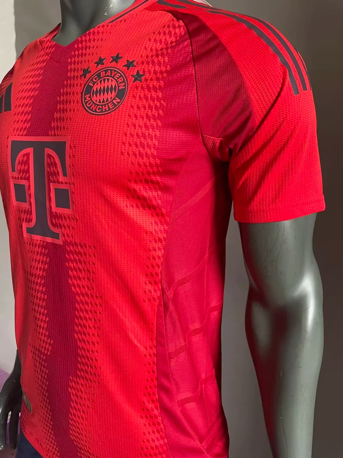 24/25 Bayern Munich Home Red Player 1:1 Quality Soccer Jersey
