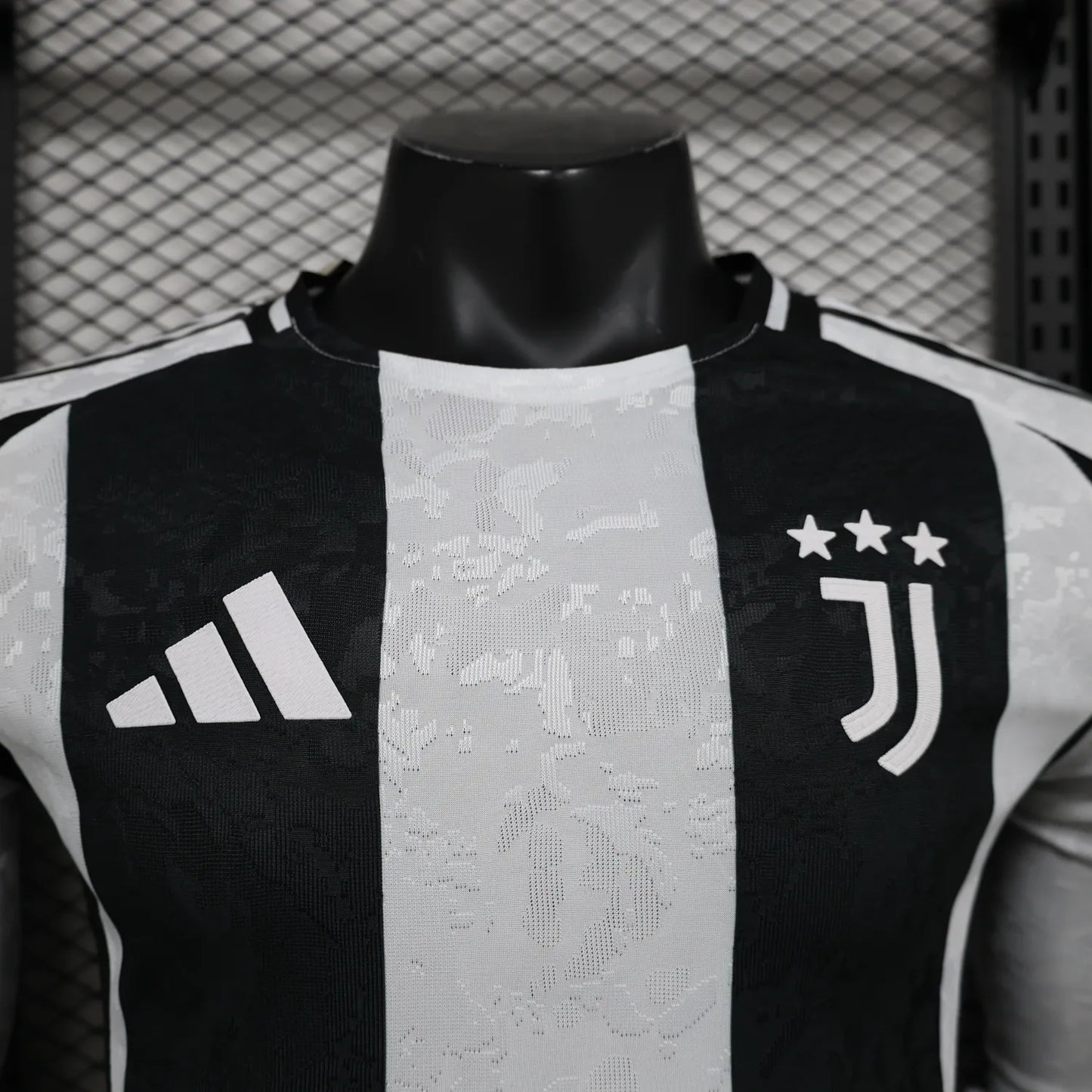 24/25 Juventus Home Long Sleeve Player 1:1 Quality Soccer Jersey