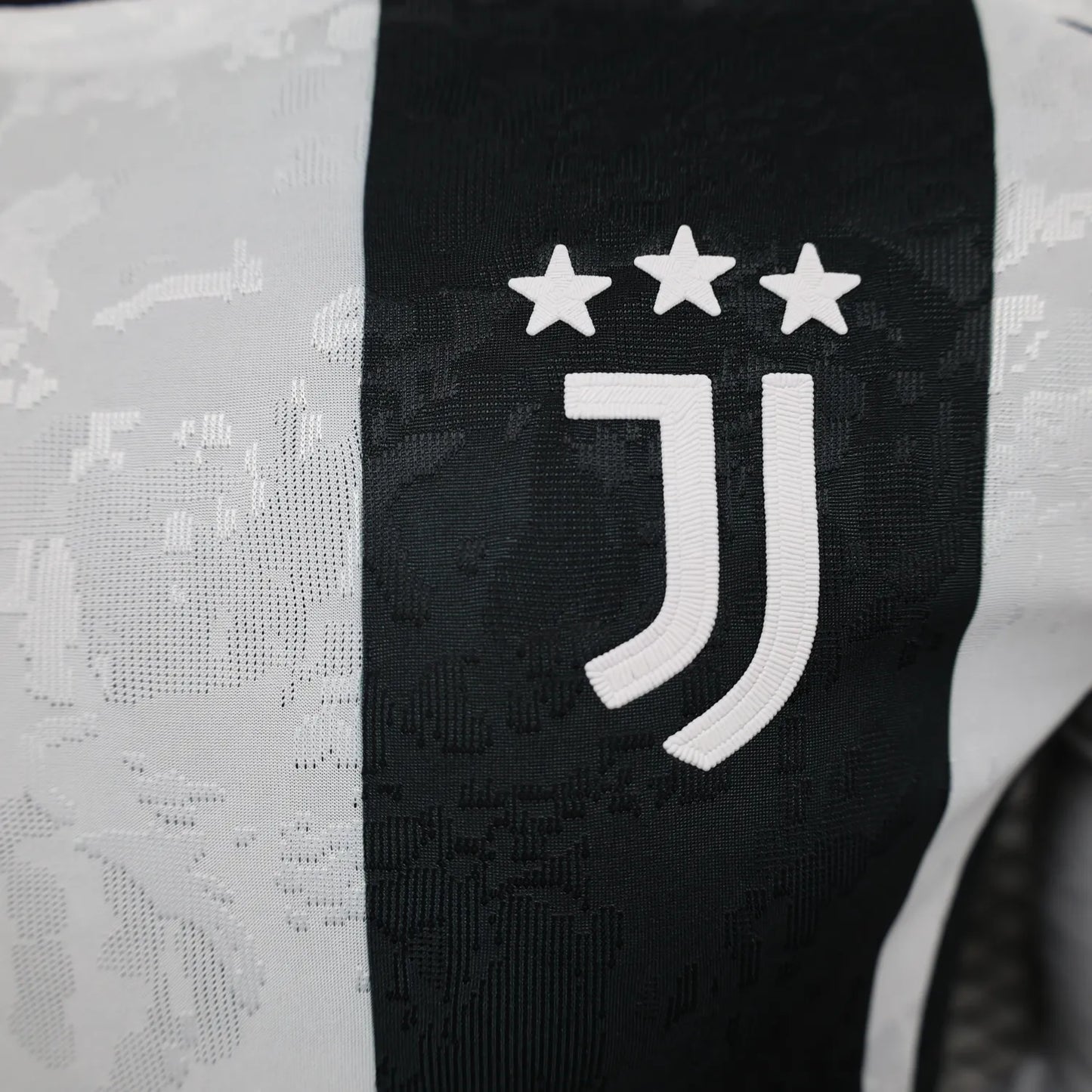24/25 Juventus Home Long Sleeve Player 1:1 Quality Soccer Jersey