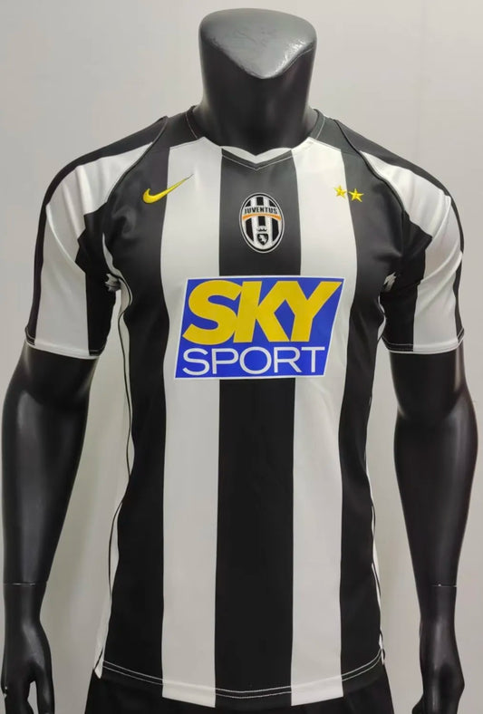 2004/2005 Juventus Home Fans Retro 1:1 Quality Soccer Jersey