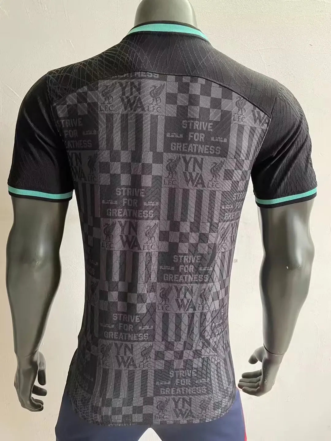 23/24 LeBron Jame x Liverpool Black Player 1:1 Quality Training Jersey