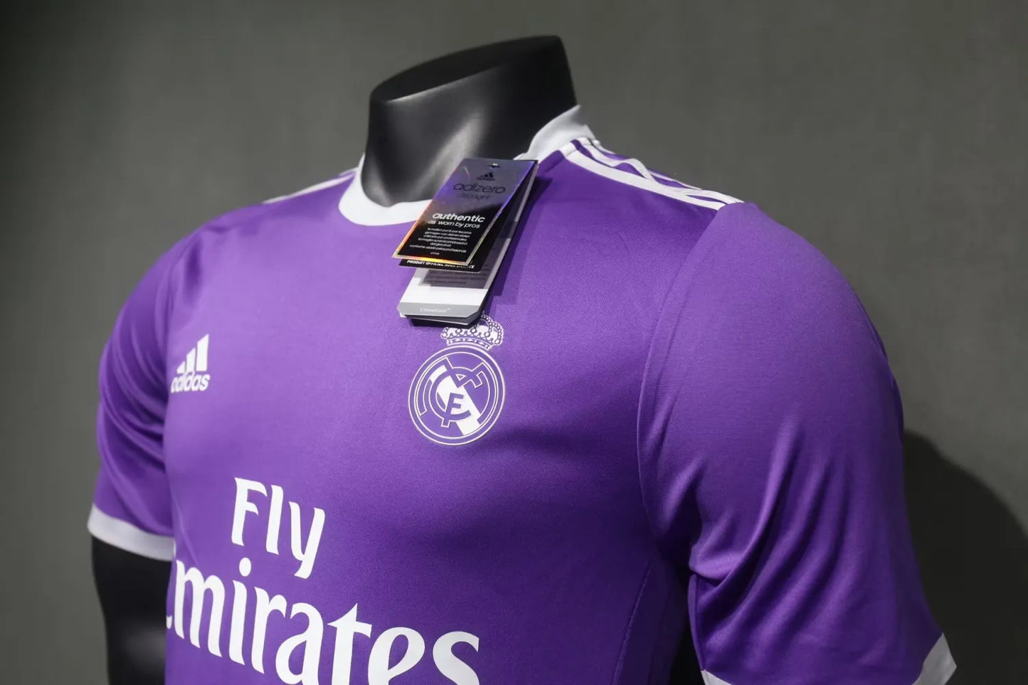 2016/2017 Real Madrid Player Version 1:1 Quality Retro Soccer Jersey