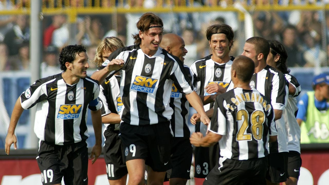 2004/2005 Juventus Home Fans Retro 1:1 Quality Soccer Jersey