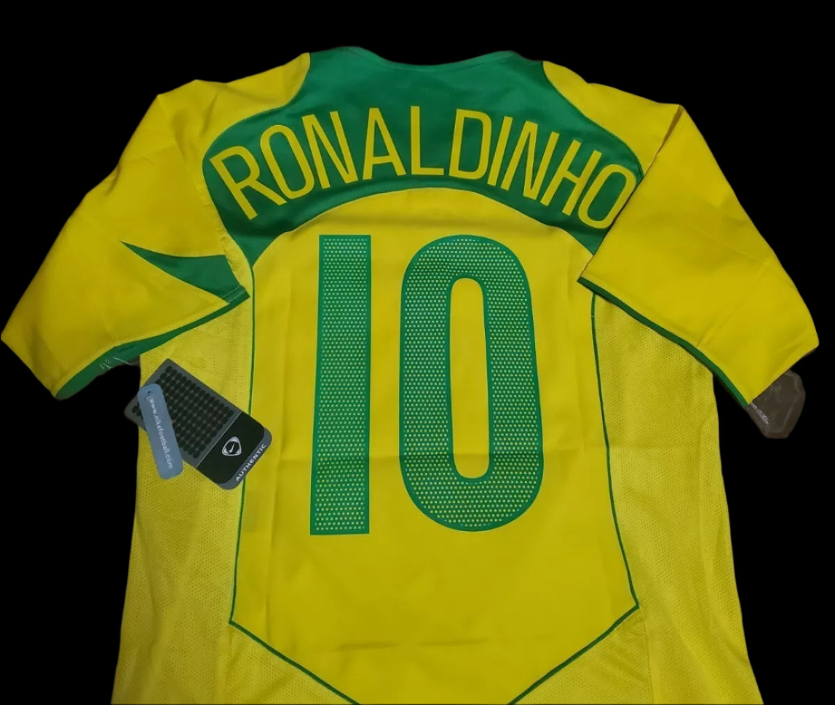 2004 Brazil Home 1:1 Quality Retro Soccer Jersey