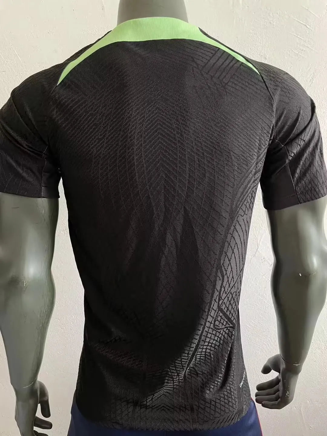 23/24 Liverpool Black Player 1:1 Quality Training Jersey