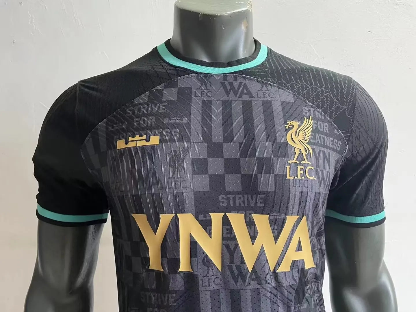 23/24 LeBron Jame x Liverpool Black Player 1:1 Quality Training Jersey