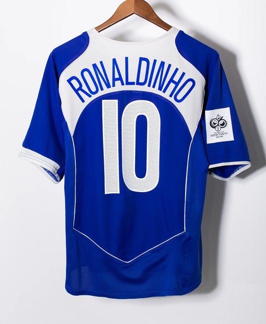2004-2005 Brazil Away Retro Soccer Jersey