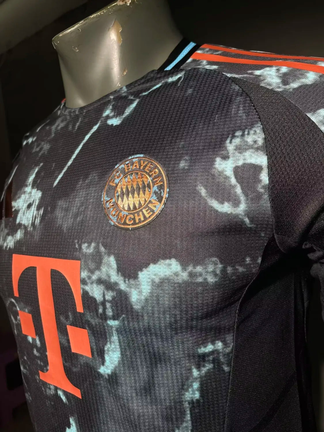 24/25 Bayern Munich Away Player 1:1 Quality Soccer Jersey