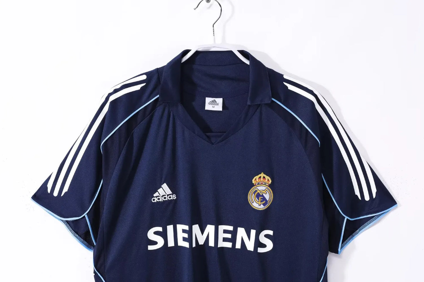 2005/2006 Real Madrid Away Retro 1:1 Quality Soccer Jersey