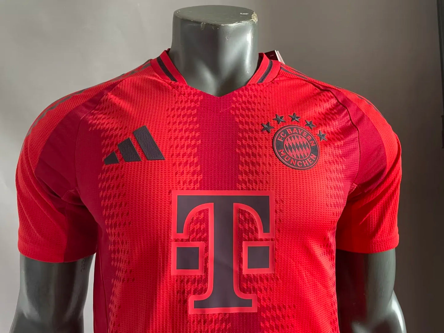 24/25 Bayern Munich Home Red Player 1:1 Quality Soccer Jersey