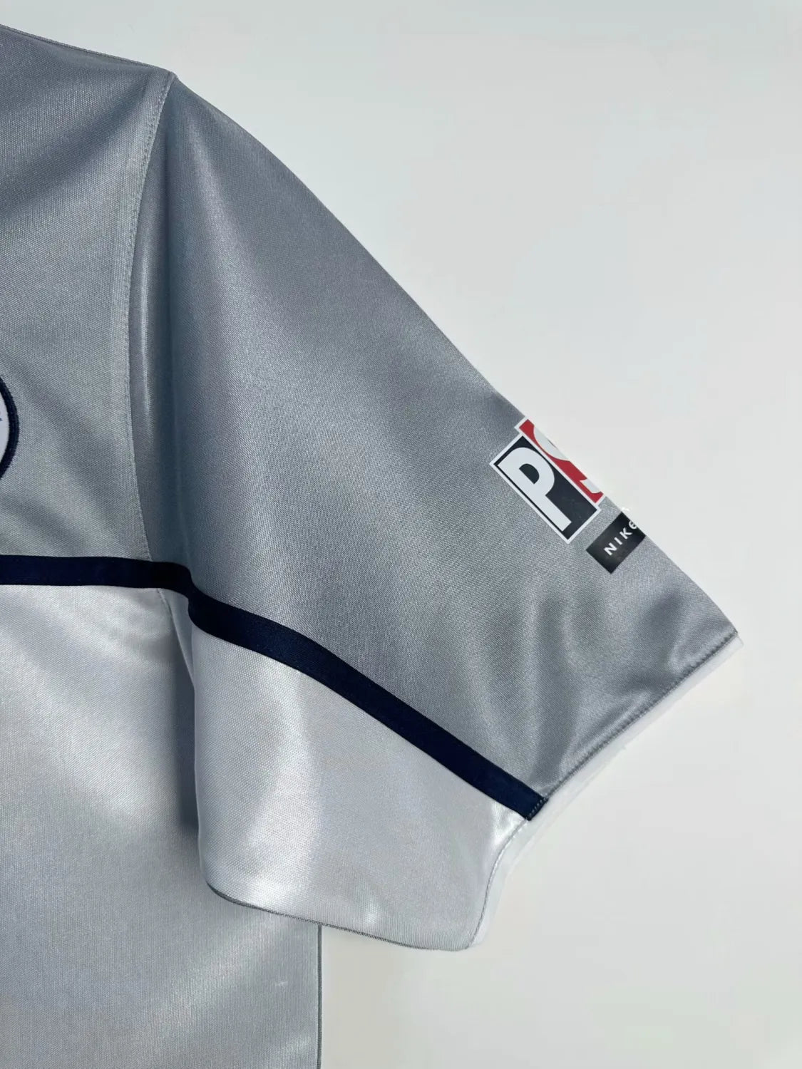 2000/2001 PSG Away Retro 1:1 Quality Soccer Jersey