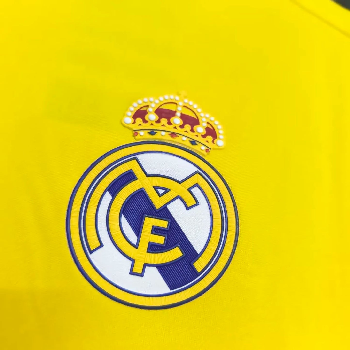 2011/2012 Real Madrid Goalkeeper Retro 1:1 Quality Soccer Jersey