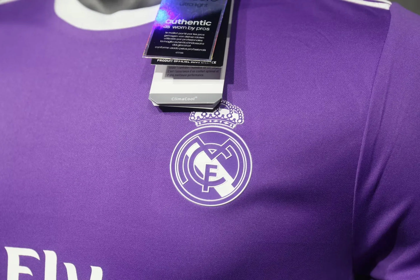 2016/2017 Real Madrid Player Version 1:1 Quality Retro Soccer Jersey
