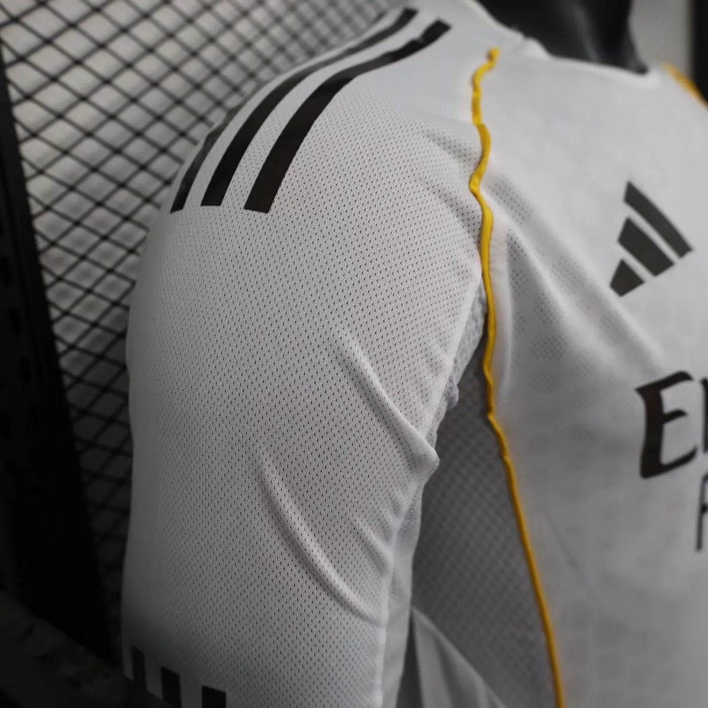 25/26 Real Madrid Home Long sleeve Player 1:1 Quality Soccer Jersey