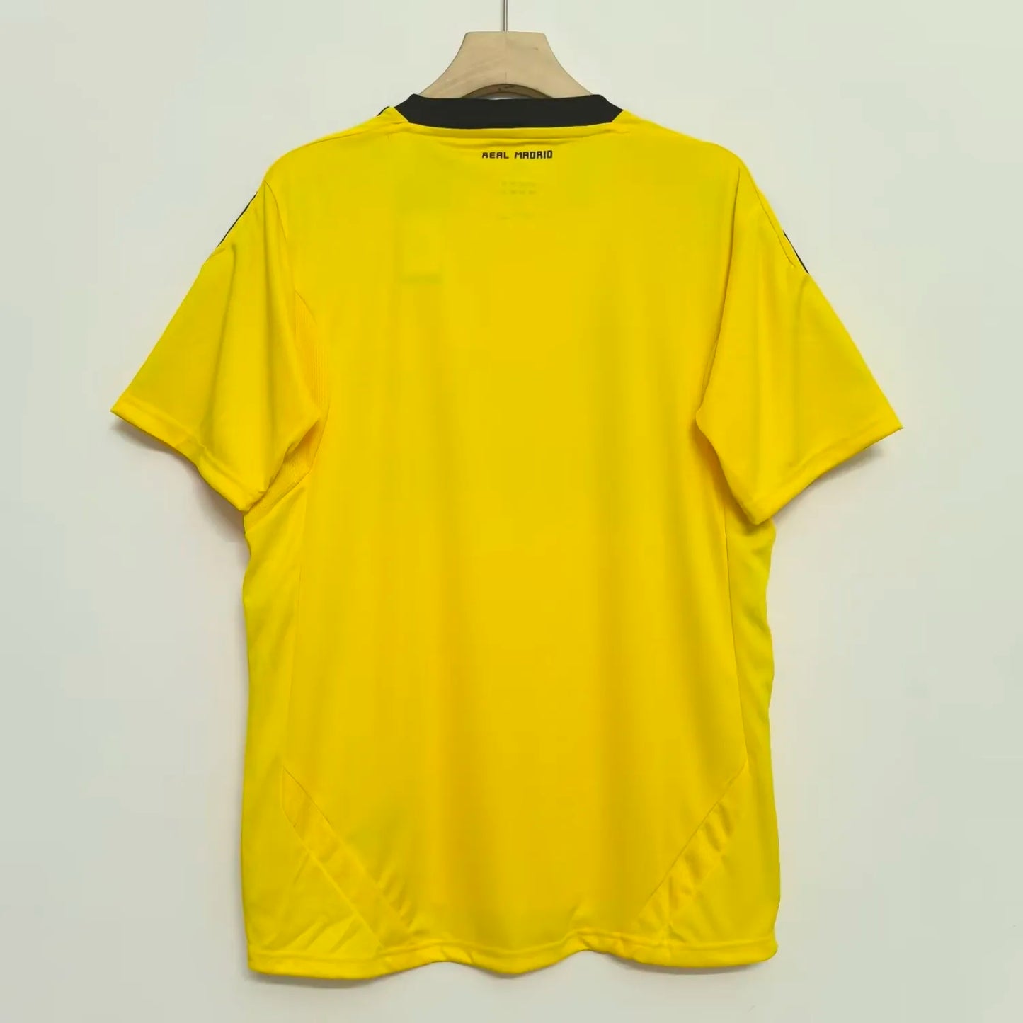 2011/2012 Real Madrid Goalkeeper Retro 1:1 Quality Soccer Jersey