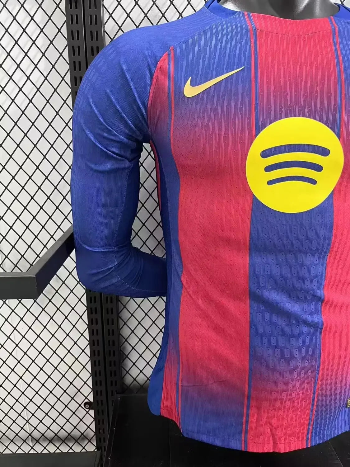 25/26 Barcelona Home Long Sleeved Player 1:1 Quality Soccer Jersey
