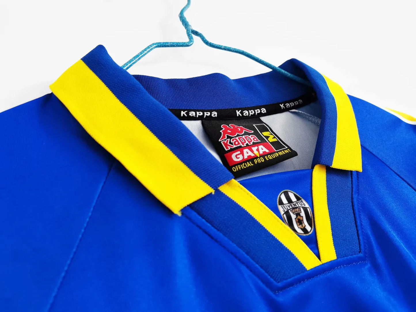 1995-1996 Juventus Away 1:1 Quality Retro Soccer Jersey