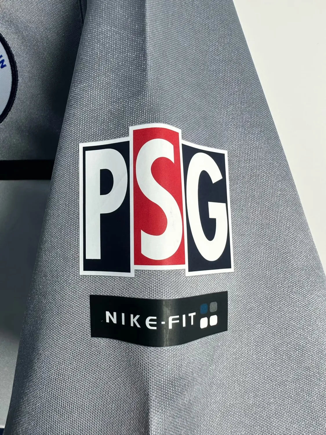 2000/2001 PSG Away Retro 1:1 Quality Soccer Jersey