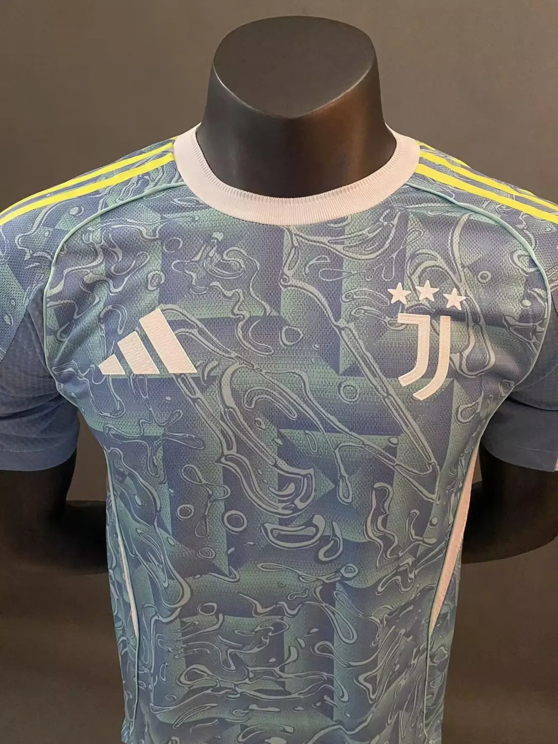 25/26 Juventus Away Player 1:1 Quality Soccer Jersey