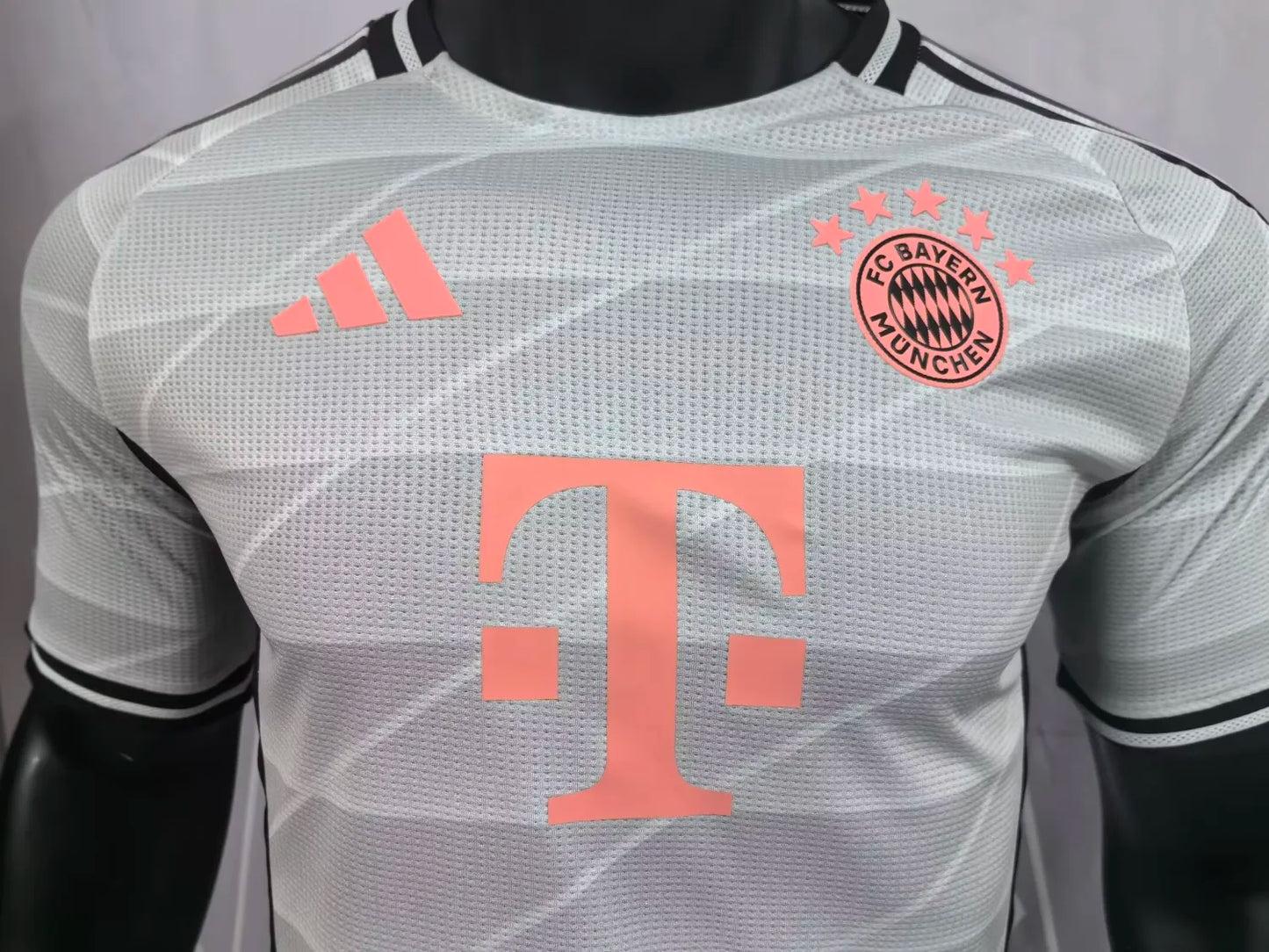 25/26 Bayern Munich Ember Fusion Player Jersey 1:1 Quality Soccer Jersey