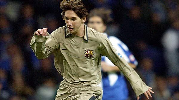 2003/2004 Barcelona Away Fans 1:1 Quality Retro Soccer Jersey