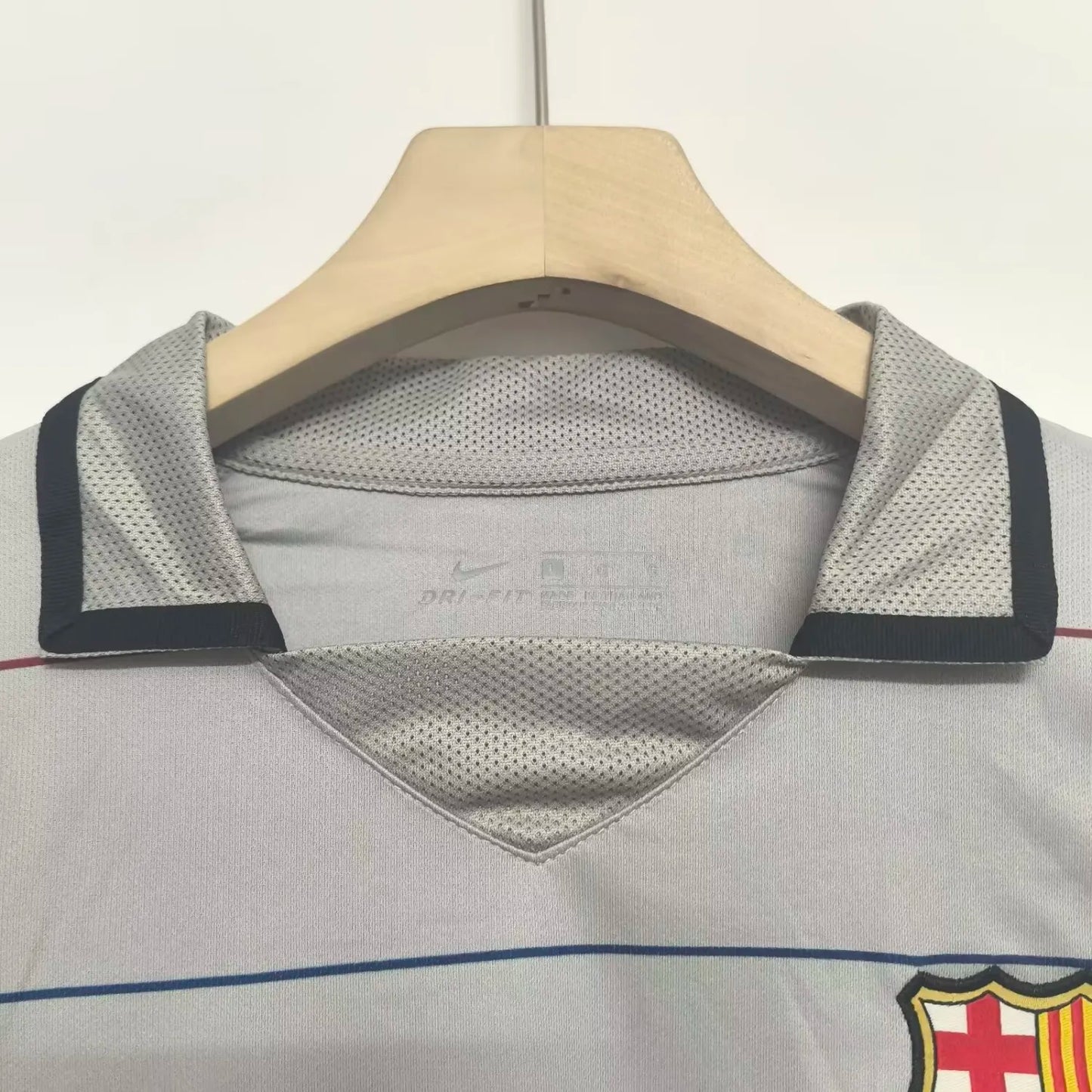 2003/2004 Barcelona Away Fans 1:1 Quality Retro Soccer Jersey