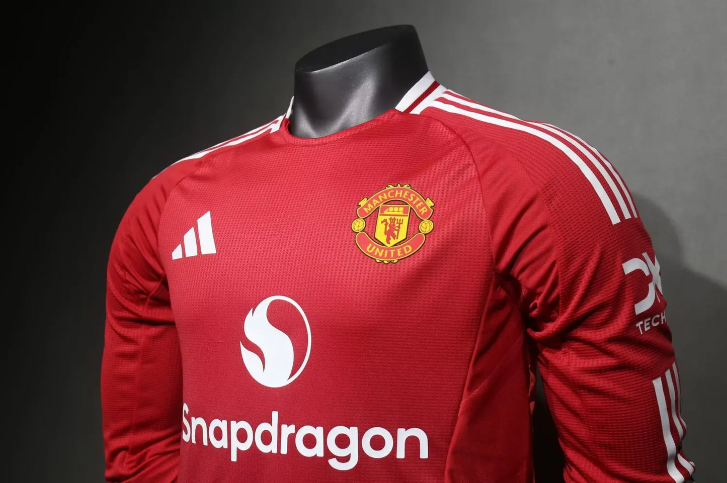 24/25 Manchester United Home Red Long Sleeve Player 1:1 Quality Soccer Jersey