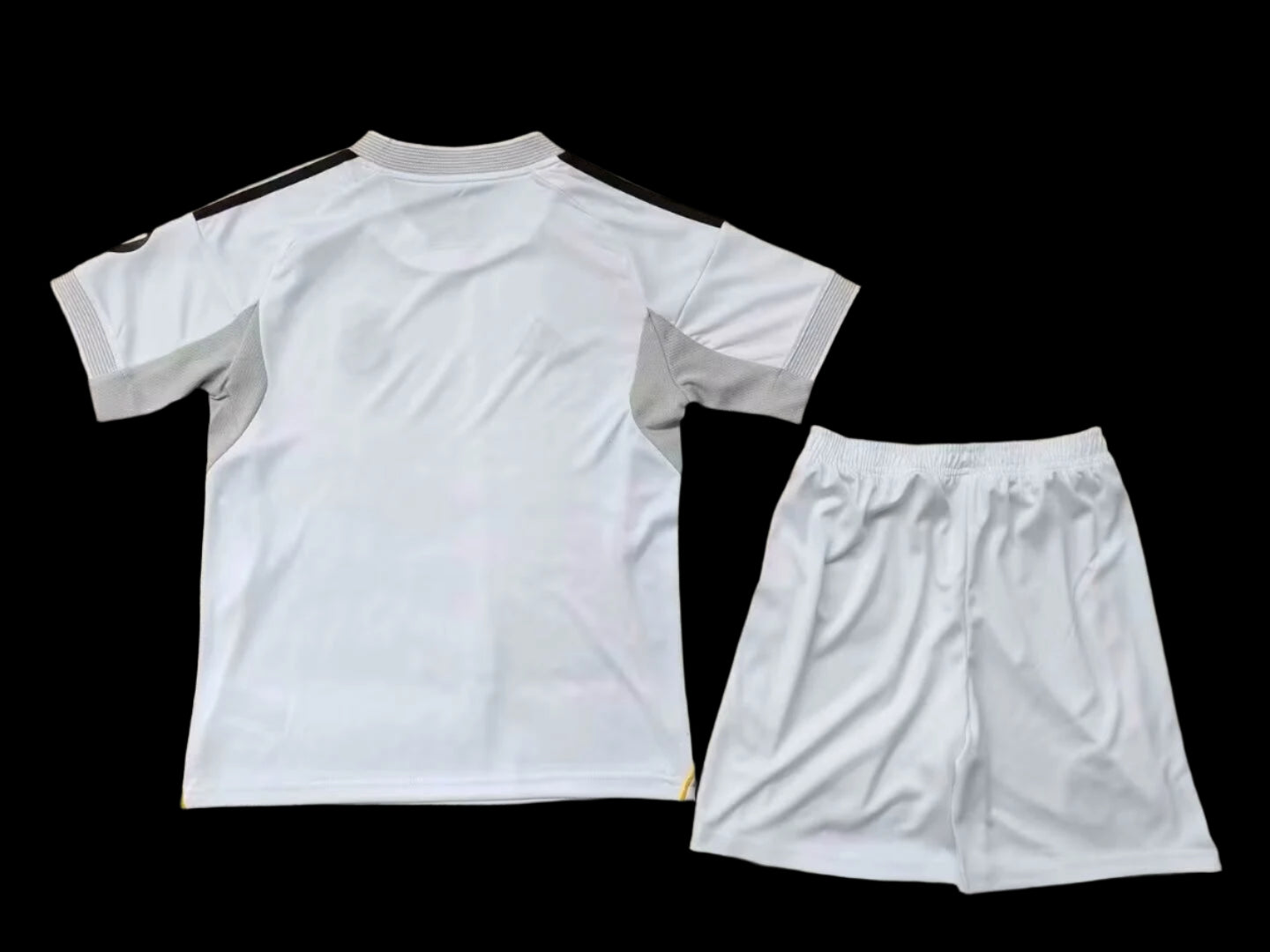 25/26 Real Madrid Home Kids 1:1 Quality Soccer Jersey