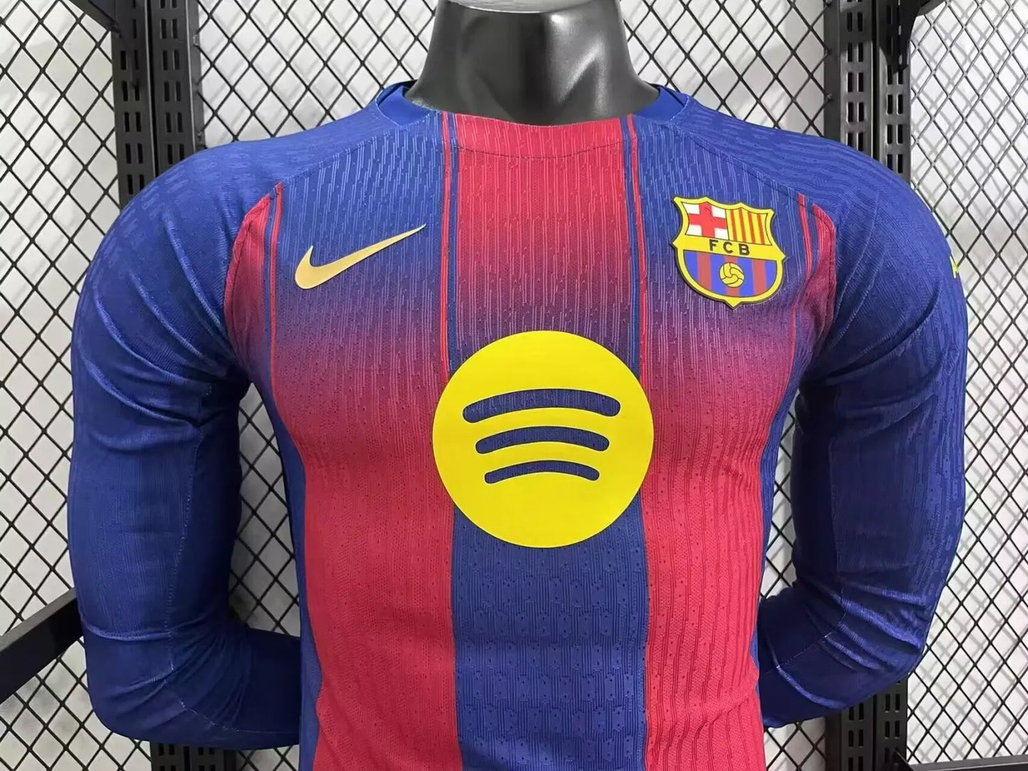 25/26 Barcelona Home Long Sleeved Player 1:1 Quality Soccer Jersey
