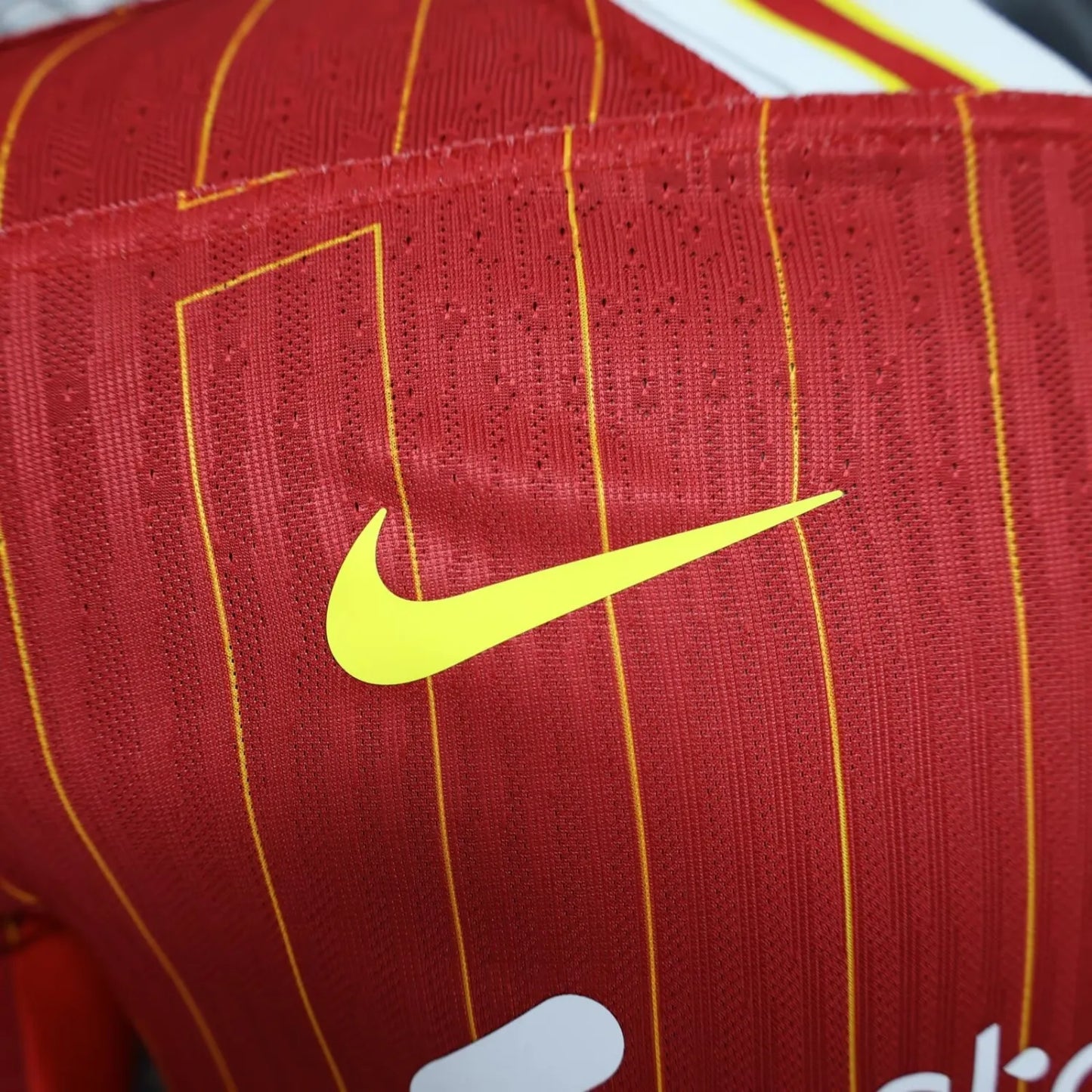 24/25 Liverpool Home Red Long Sleeve Player 1:1 Quality Soccer Jersey
