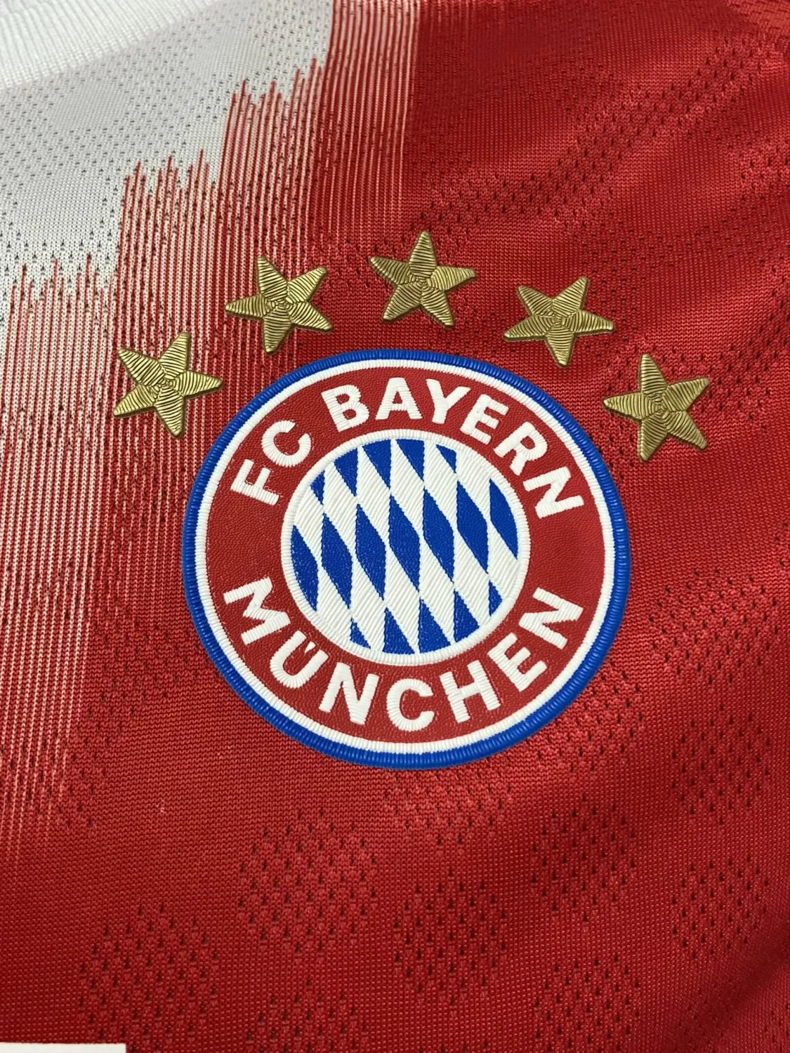 25/26 Bayern Munich Home Player 1:1 Quality Soccer Jersey