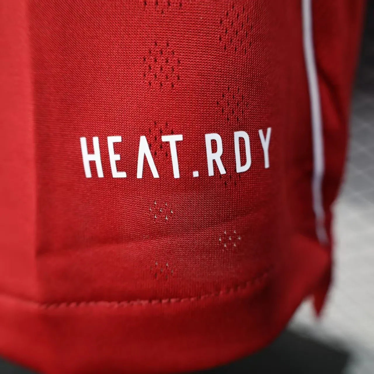 25/26 Liverpool Home Red Long Sleeve Player 1:1 Quality Soccer Jersey