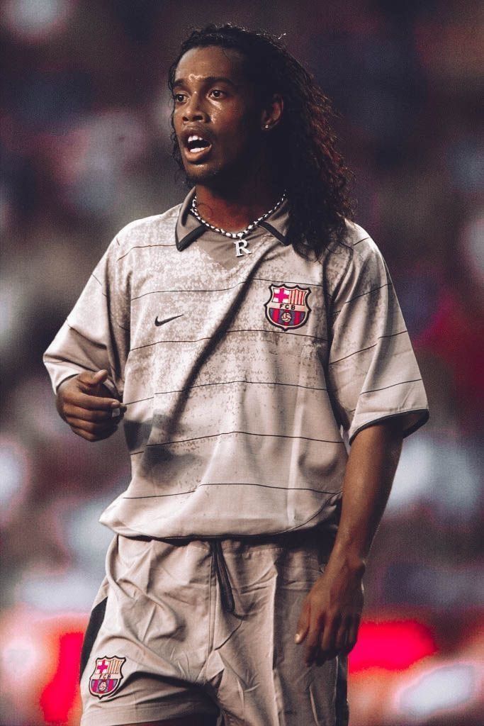 2003/2004 Barcelona Away Fans 1:1 Quality Retro Soccer Jersey
