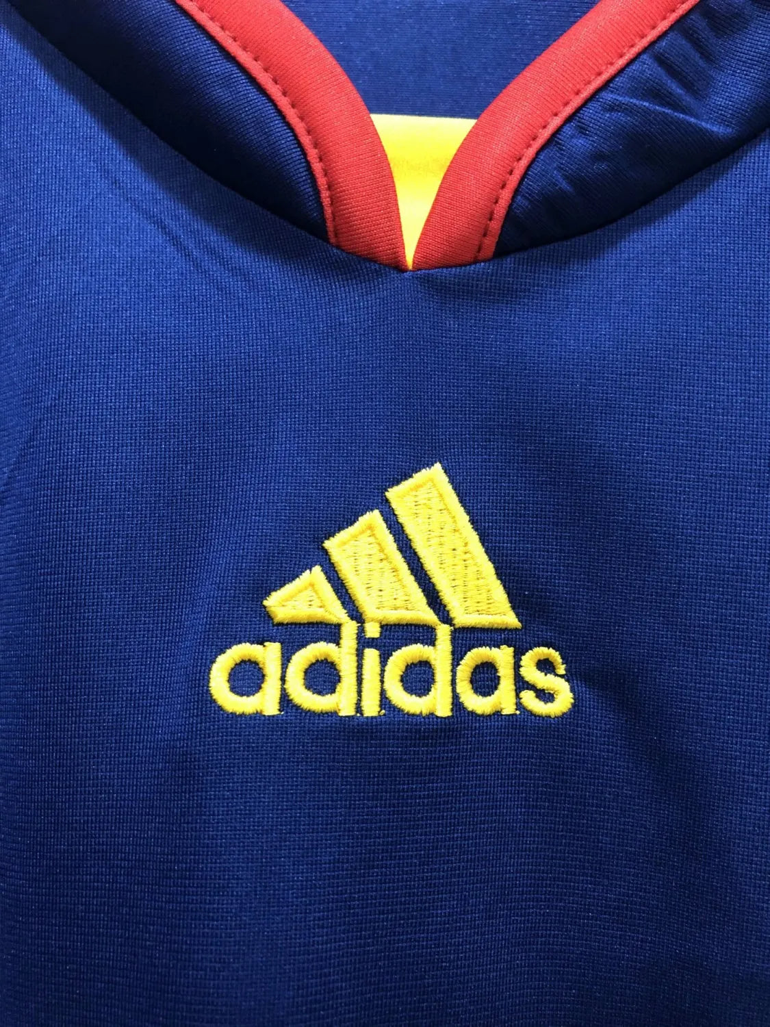 2010 Spain World Cup Away Fans 1:1 Quality Retro Soccer Jersey