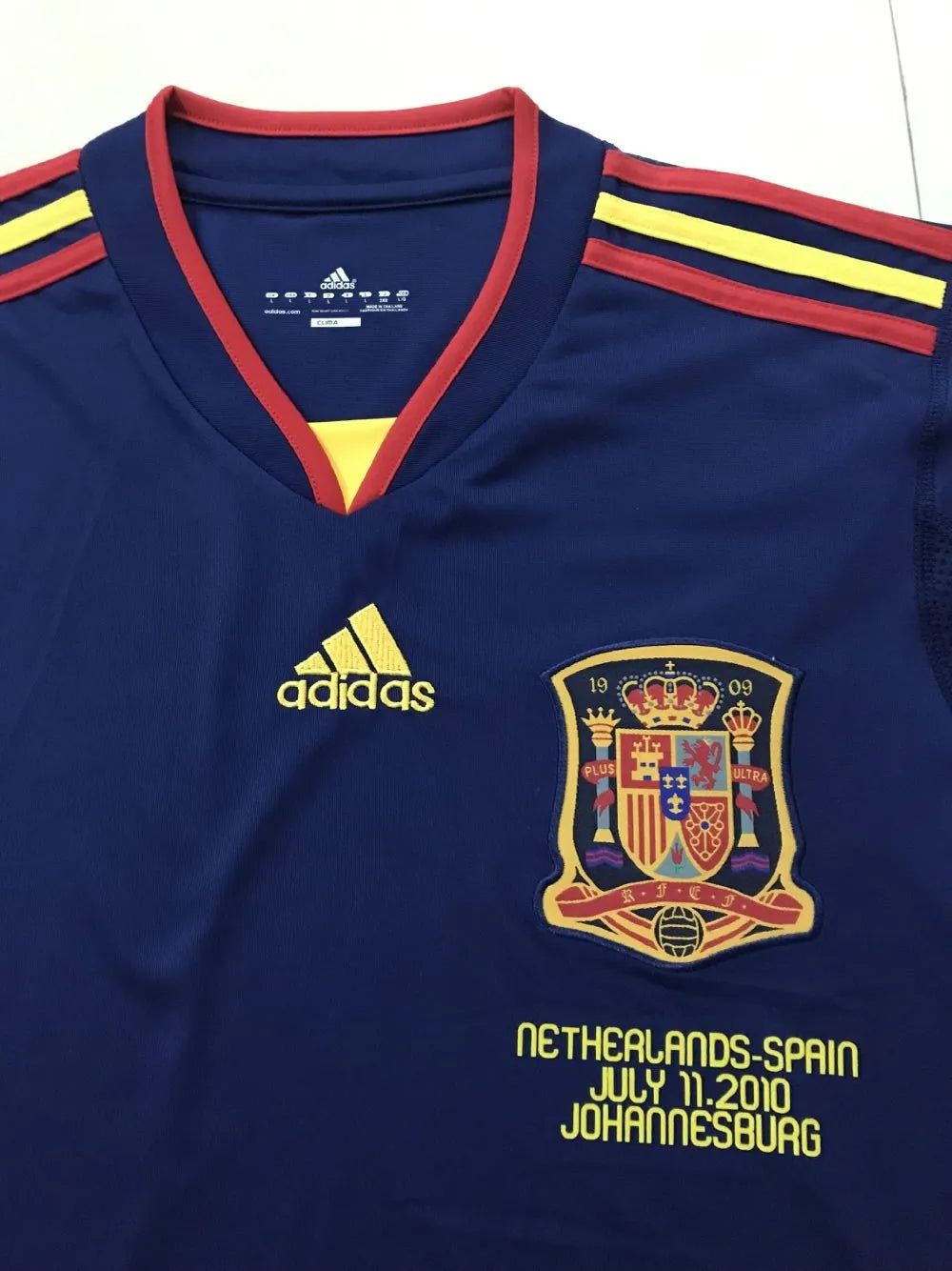 2010 Spain World Cup Away Fans 1:1 Quality Retro Soccer Jersey