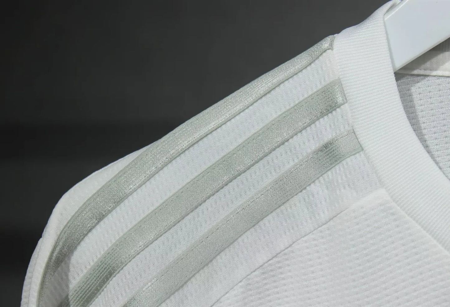 2015/2016 Retro Real Madrid Home Long Sleeve Player 1:1 Quality Soccer Jersey