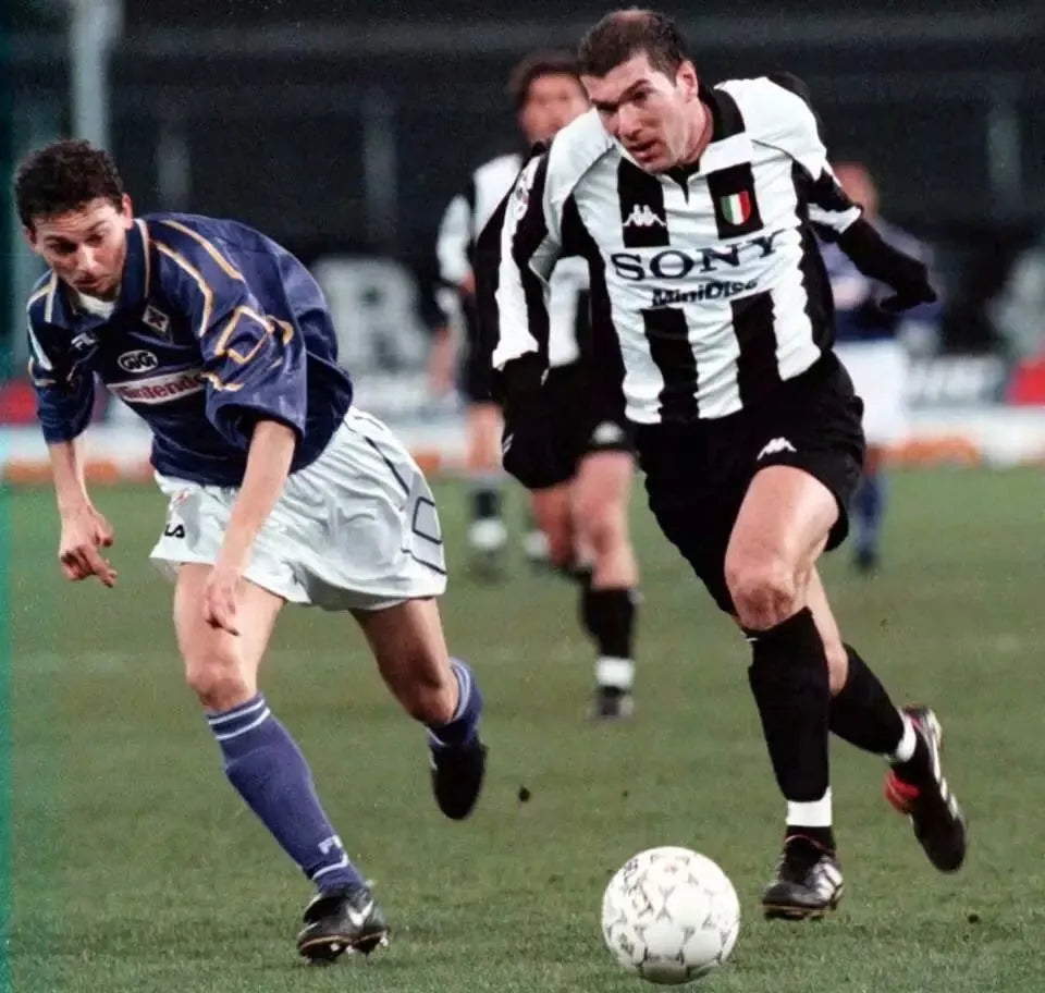 1997-1998 Retro Juventus Home Long Sleeve 1:1 Quality Soccer Jersey