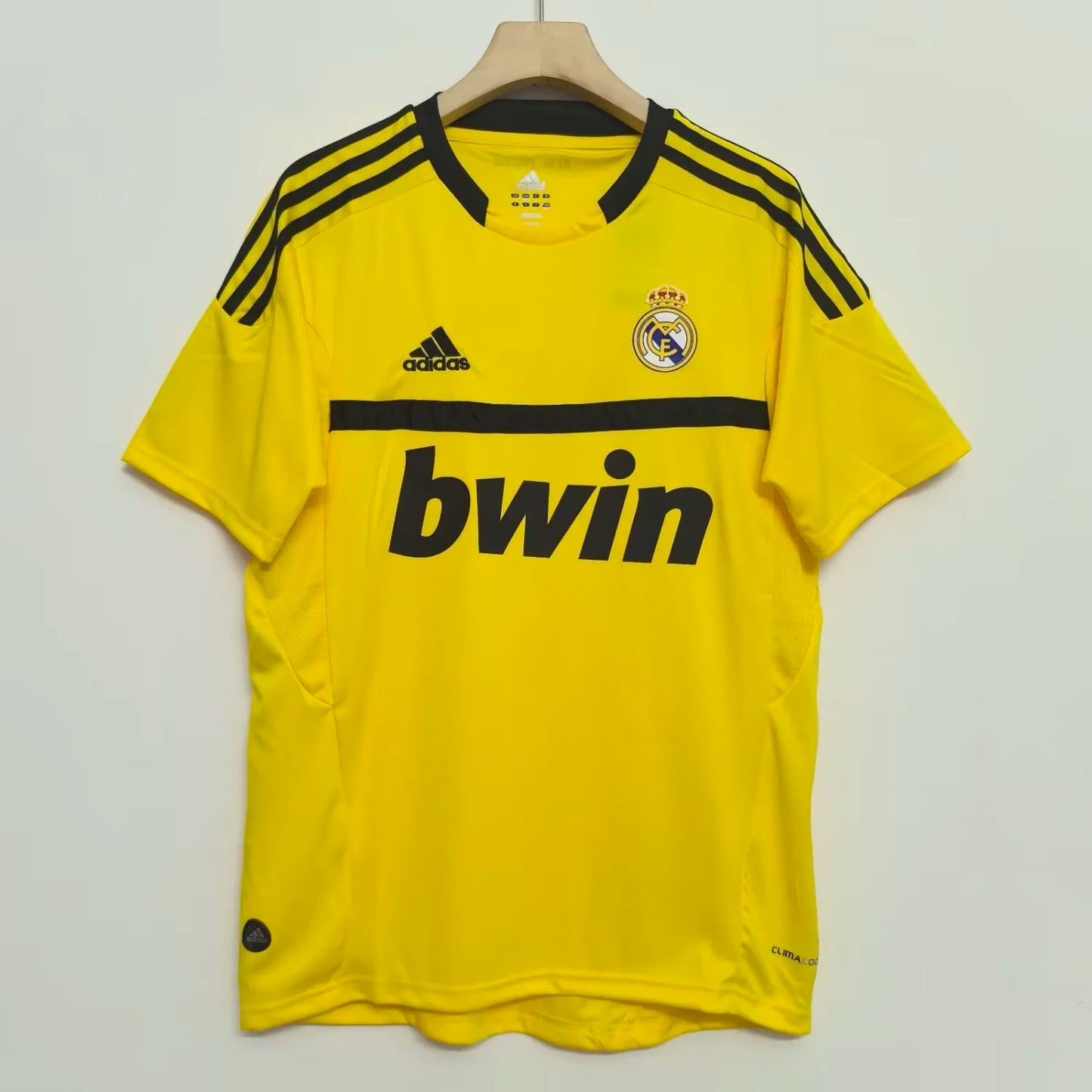 2011/2012 Real Madrid Goalkeeper Retro 1:1 Quality Soccer Jersey