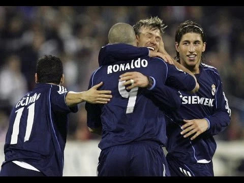 2005/2006 Real Madrid Away Retro 1:1 Quality Soccer Jersey